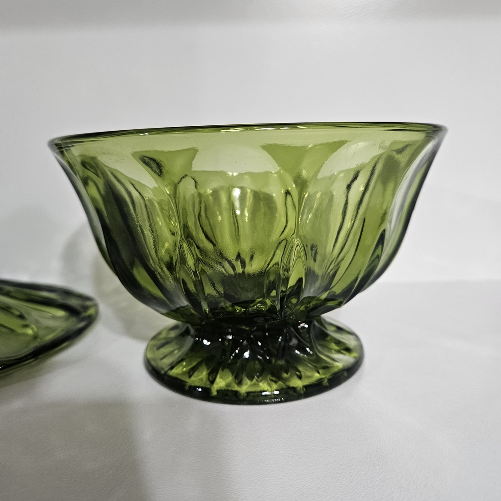 Anchor Hocking Green Glass Covered Candy Dish - Picture 11 of 13